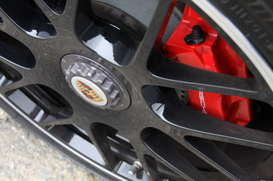  Porsche 911 GTS 2011 года  (фото 41 из 44)